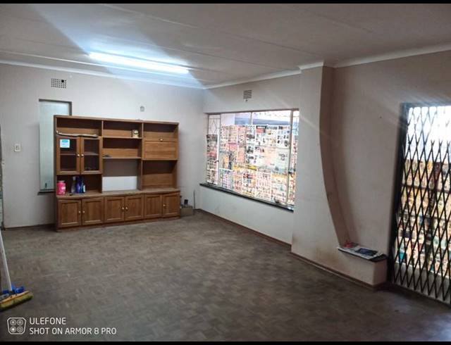 4 BEDROOM HOUSE FOR SALE IN RONDEBULT